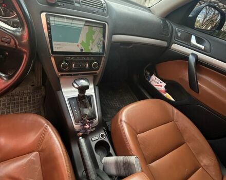 Синій Шкода Октавія, об'ємом двигуна 1.2 л та пробігом 313 тис. км за 8300 $, фото 6 на Automoto.ua