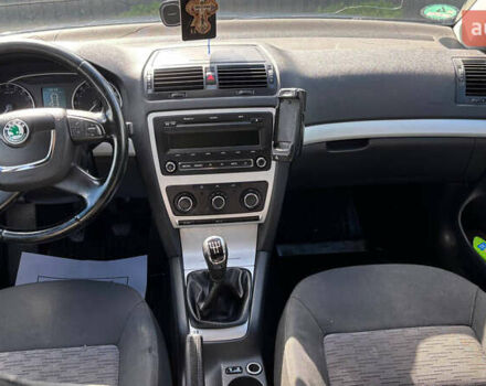 Синий Шкода Октавия, объемом двигателя 1.6 л и пробегом 300 тыс. км за 7500 $, фото 8 на Automoto.ua