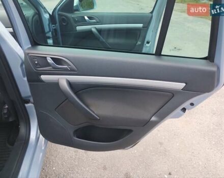 Синий Шкода Октавия, объемом двигателя 2 л и пробегом 238 тыс. км за 9700 $, фото 21 на Automoto.ua