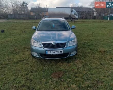 Синий Шкода Октавия, объемом двигателя 2 л и пробегом 299 тыс. км за 7800 $, фото 2 на Automoto.ua