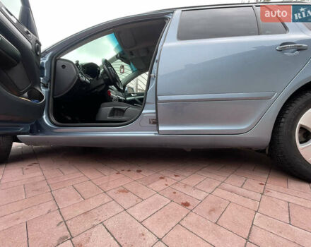 Синий Шкода Октавия, объемом двигателя 1.6 л и пробегом 288 тыс. км за 7500 $, фото 5 на Automoto.ua