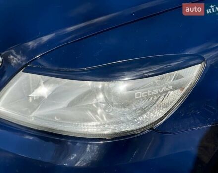 Синий Шкода Октавия, объемом двигателя 1.8 л и пробегом 236 тыс. км за 6400 $, фото 1 на Automoto.ua