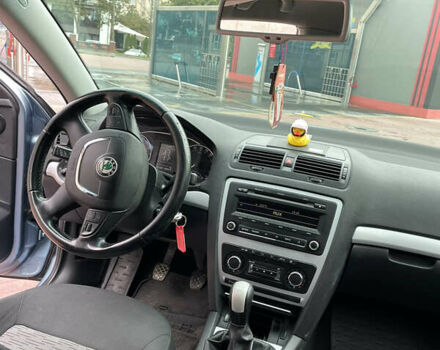 Синий Шкода Октавия, объемом двигателя 1.6 л и пробегом 288 тыс. км за 7500 $, фото 9 на Automoto.ua