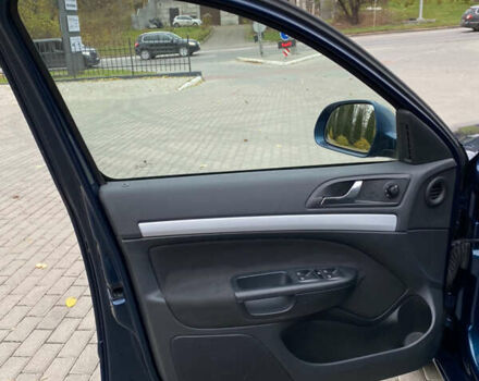 Синій Шкода Октавія, об'ємом двигуна 1.6 л та пробігом 241 тис. км за 7800 $, фото 31 на Automoto.ua