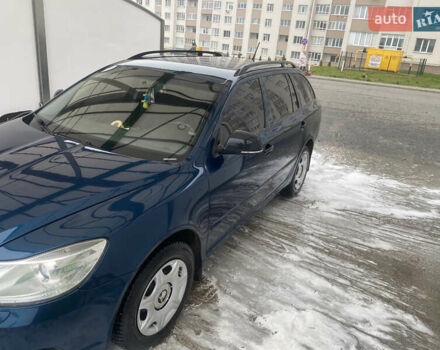 Синий Шкода Октавия, объемом двигателя 1.2 л и пробегом 300 тыс. км за 6000 $, фото 1 на Automoto.ua