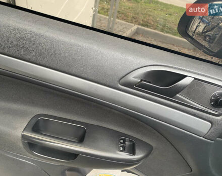 Синий Шкода Октавия, объемом двигателя 1.2 л и пробегом 300 тыс. км за 6000 $, фото 5 на Automoto.ua