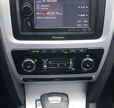 Синий Шкода Октавия, объемом двигателя 1.6 л и пробегом 255 тыс. км за 8500 $, фото 7 на Automoto.ua