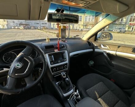 Синий Шкода Октавия, объемом двигателя 1.2 л и пробегом 225 тыс. км за 6300 $, фото 4 на Automoto.ua