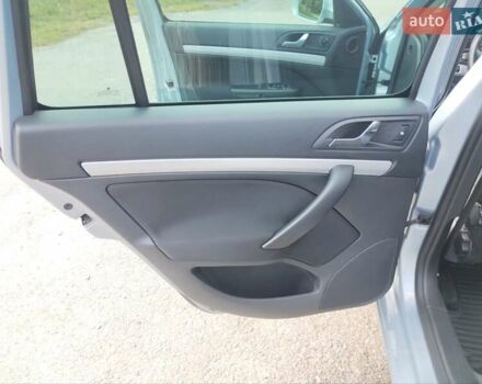 Синий Шкода Октавия, объемом двигателя 2 л и пробегом 238 тыс. км за 9700 $, фото 22 на Automoto.ua