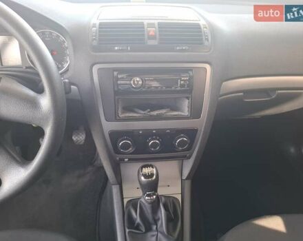 Синий Шкода Октавия, объемом двигателя 1.6 л и пробегом 280 тыс. км за 7600 $, фото 18 на Automoto.ua
