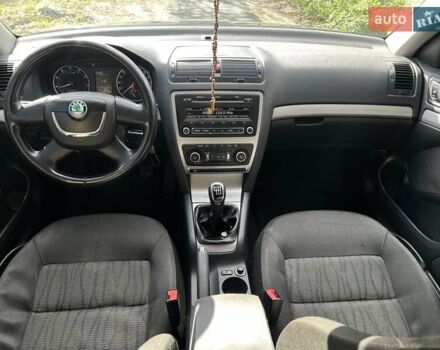 Синий Шкода Октавия, объемом двигателя 1.8 л и пробегом 236 тыс. км за 6400 $, фото 17 на Automoto.ua