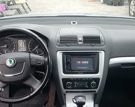 Синий Шкода Октавия, объемом двигателя 1.6 л и пробегом 255 тыс. км за 8500 $, фото 5 на Automoto.ua