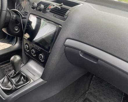 Синий Шкода Октавия, объемом двигателя 1.2 л и пробегом 300 тыс. км за 6000 $, фото 7 на Automoto.ua