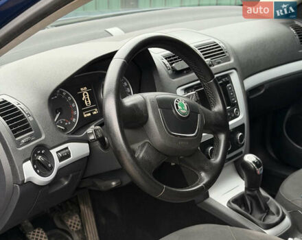 Синий Шкода Октавия, объемом двигателя 1.6 л и пробегом 287 тыс. км за 8500 $, фото 8 на Automoto.ua