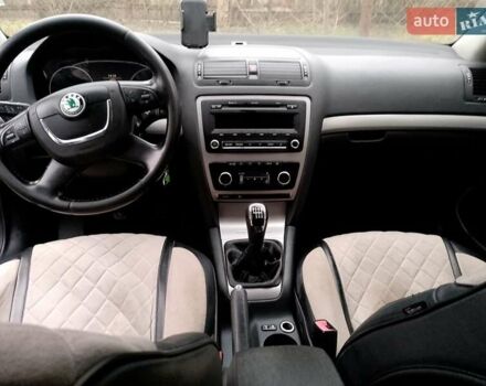 Синий Шкода Октавия, объемом двигателя 2 л и пробегом 299 тыс. км за 7800 $, фото 13 на Automoto.ua