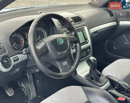 Синій Шкода Октавія, об'ємом двигуна 2 л та пробігом 319 тис. км за 9590 $, фото 21 на Automoto.ua