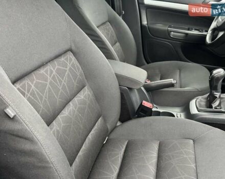 Синий Шкода Октавия, объемом двигателя 1.6 л и пробегом 245 тыс. км за 8490 $, фото 7 на Automoto.ua