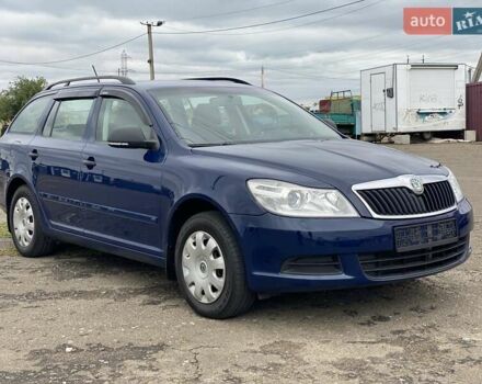 Синий Шкода Октавия, объемом двигателя 1.6 л и пробегом 194 тыс. км за 7900 $, фото 1 на Automoto.ua