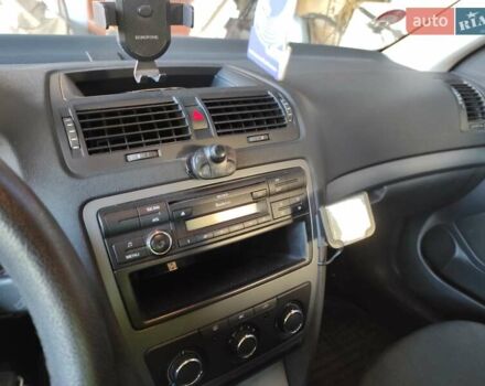 Синий Шкода Октавия, объемом двигателя 1.6 л и пробегом 280 тыс. км за 8200 $, фото 4 на Automoto.ua