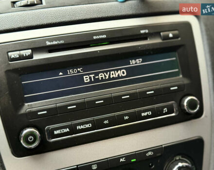Синій Шкода Октавія, об'ємом двигуна 1.6 л та пробігом 265 тис. км за 9100 $, фото 12 на Automoto.ua