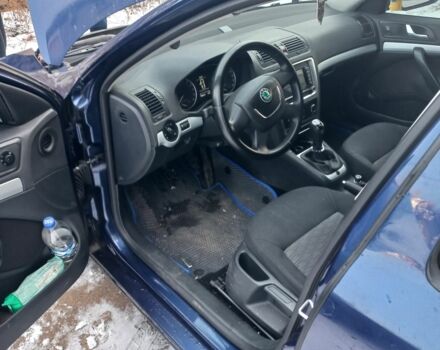 Синий Шкода Октавия, объемом двигателя 6 л и пробегом 250 тыс. км за 5800 $, фото 5 на Automoto.ua