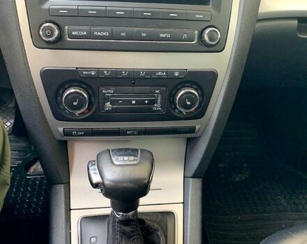 Синий Шкода Октавия, объемом двигателя 1.6 л и пробегом 280 тыс. км за 7000 $, фото 3 на Automoto.ua