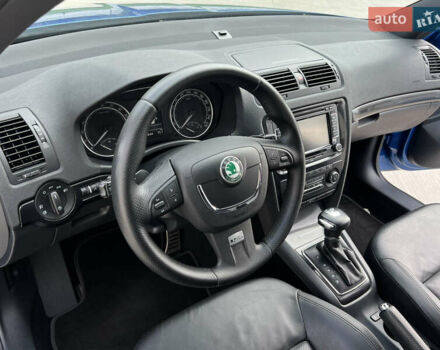 Синий Шкода Октавия, объемом двигателя 2 л и пробегом 204 тыс. км за 12650 $, фото 74 на Automoto.ua