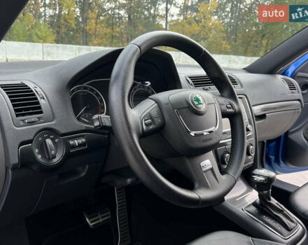 Синий Шкода Октавия, объемом двигателя 2 л и пробегом 204 тыс. км за 12650 $, фото 77 на Automoto.ua