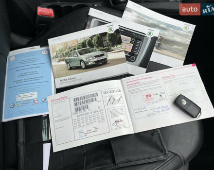 Синий Шкода Октавия, объемом двигателя 2 л и пробегом 204 тыс. км за 12650 $, фото 197 на Automoto.ua