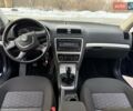 Синий Шкода Октавия, объемом двигателя 2 л и пробегом 217 тыс. км за 10250 $, фото 60 на Automoto.ua