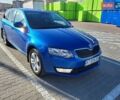 Синий Шкода Октавия, объемом двигателя 1.6 л и пробегом 310 тыс. км за 8800 $, фото 1 на Automoto.ua