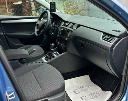 Синій Шкода Октавія, об'ємом двигуна 1.6 л та пробігом 263 тис. км за 10600 $, фото 7 на Automoto.ua