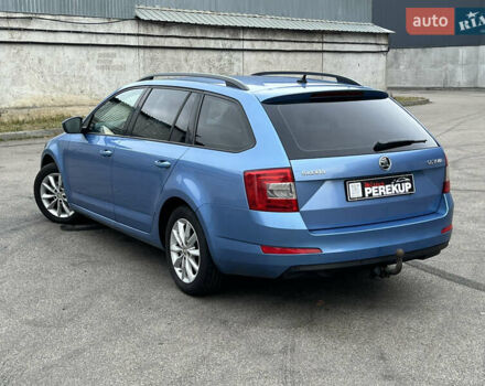 Синий Шкода Октавия, объемом двигателя 1.6 л и пробегом 242 тыс. км за 10700 $, фото 3 на Automoto.ua