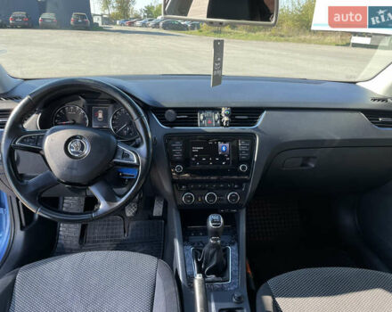 Синій Шкода Октавія, об'ємом двигуна 1.6 л та пробігом 257 тис. км за 11400 $, фото 22 на Automoto.ua