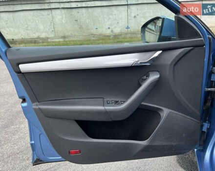 Синий Шкода Октавия, объемом двигателя 1.6 л и пробегом 242 тыс. км за 10700 $, фото 8 на Automoto.ua