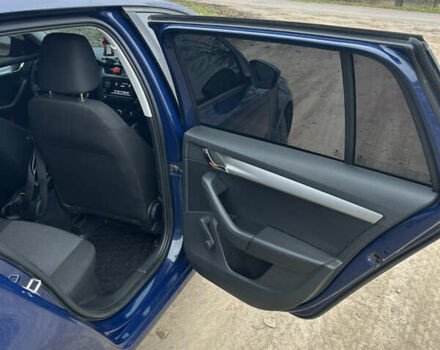 Синий Шкода Октавия, объемом двигателя 1.6 л и пробегом 251 тыс. км за 9000 $, фото 9 на Automoto.ua