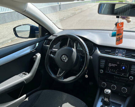 Синій Шкода Октавія, об'ємом двигуна 1.6 л та пробігом 320 тис. км за 10000 $, фото 11 на Automoto.ua