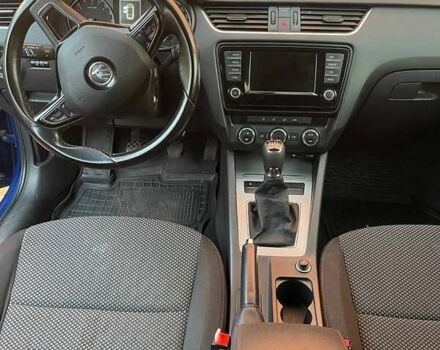 Синій Шкода Октавія, об'ємом двигуна 1.6 л та пробігом 300 тис. км за 10990 $, фото 11 на Automoto.ua