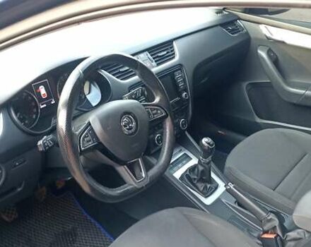 Синий Шкода Октавия, объемом двигателя 1.6 л и пробегом 299 тыс. км за 11300 $, фото 5 на Automoto.ua