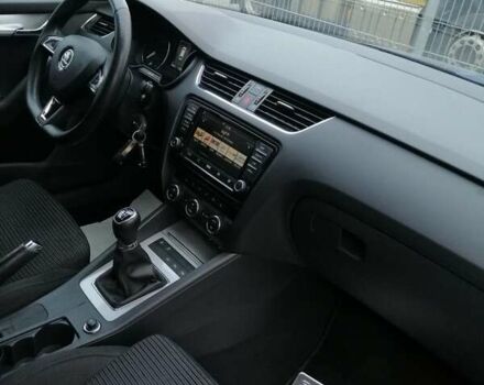 Синий Шкода Октавия, объемом двигателя 1.97 л и пробегом 251 тыс. км за 15000 $, фото 14 на Automoto.ua