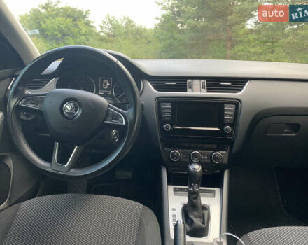 Синий Шкода Октавия, объемом двигателя 1.6 л и пробегом 205 тыс. км за 10500 $, фото 9 на Automoto.ua