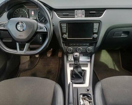 Синий Шкода Октавия, объемом двигателя 1.6 л и пробегом 315 тыс. км за 10500 $, фото 10 на Automoto.ua