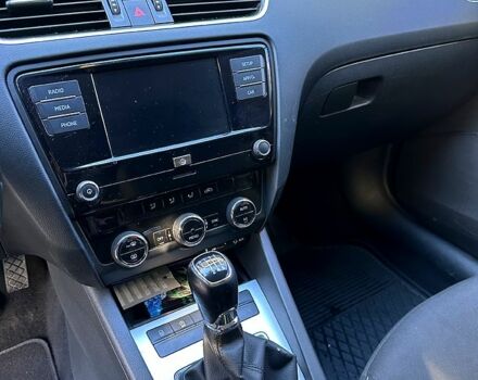 Синій Шкода Октавія, об'ємом двигуна 2 л та пробігом 330 тис. км за 12850 $, фото 11 на Automoto.ua