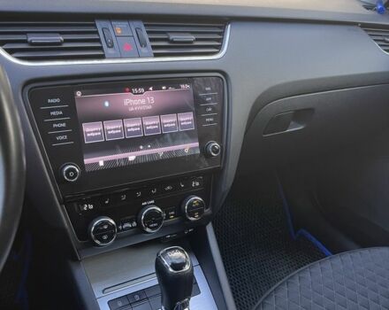 Синій Шкода Октавія, об'ємом двигуна 2 л та пробігом 260 тис. км за 15000 $, фото 6 на Automoto.ua