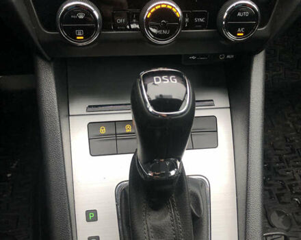 Синий Шкода Октавия, объемом двигателя 1.6 л и пробегом 274 тыс. км за 11900 $, фото 9 на Automoto.ua