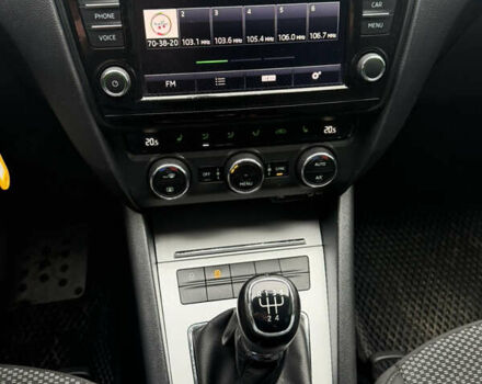 Синий Шкода Октавия, объемом двигателя 1.6 л и пробегом 264 тыс. км за 10500 $, фото 10 на Automoto.ua