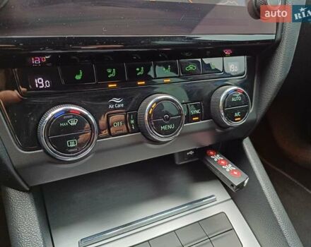 Синий Шкода Октавия, объемом двигателя 1.6 л и пробегом 210 тыс. км за 13799 $, фото 52 на Automoto.ua
