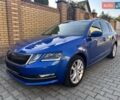 Синий Шкода Октавия, объемом двигателя 1.6 л и пробегом 211 тыс. км за 15700 $, фото 1 на Automoto.ua