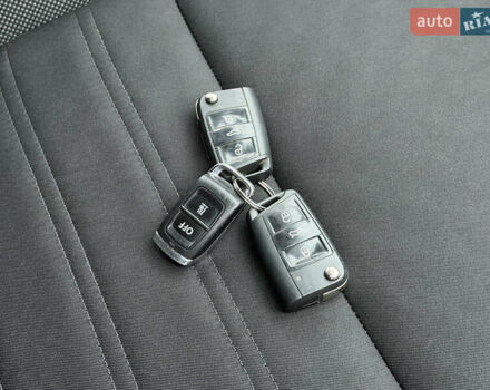 Синій Шкода Октавія, об'ємом двигуна 1 л та пробігом 158 тис. км за 12700 $, фото 30 на Automoto.ua