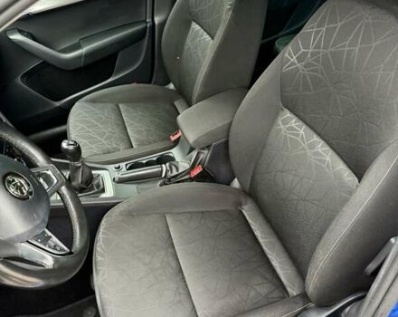 Синий Шкода Октавия, объемом двигателя 2 л и пробегом 226 тыс. км за 13999 $, фото 24 на Automoto.ua